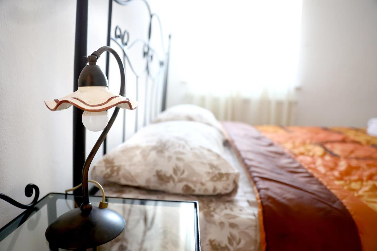 La Maison De Tommy Bed & Breakfast ปิซา ภายนอก รูปภาพ
